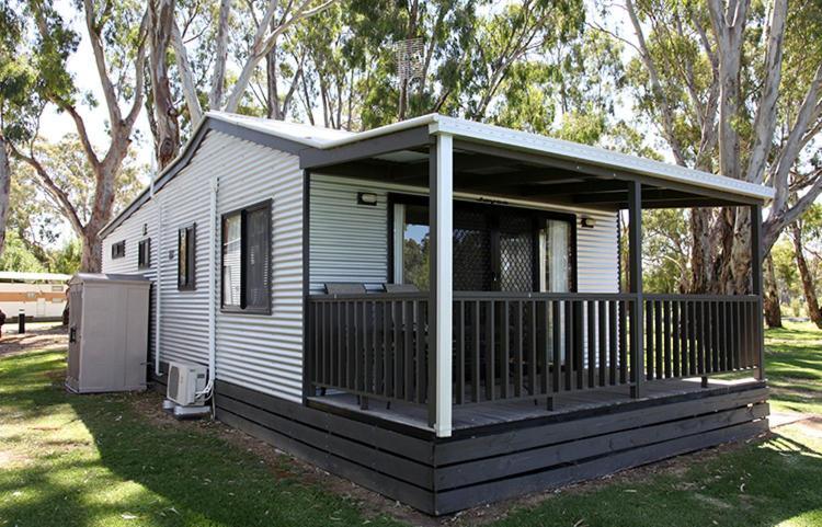Cohuna Waterfront Holiday Park Buitenkant foto