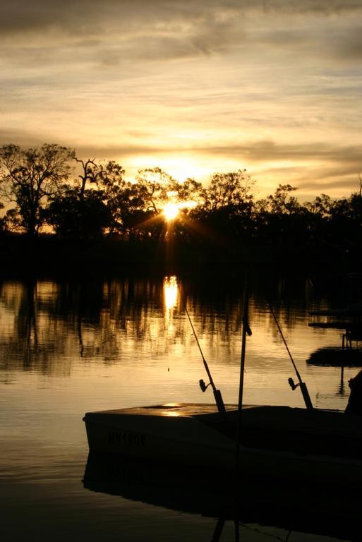 Cohuna Waterfront Holiday Park Buitenkant foto