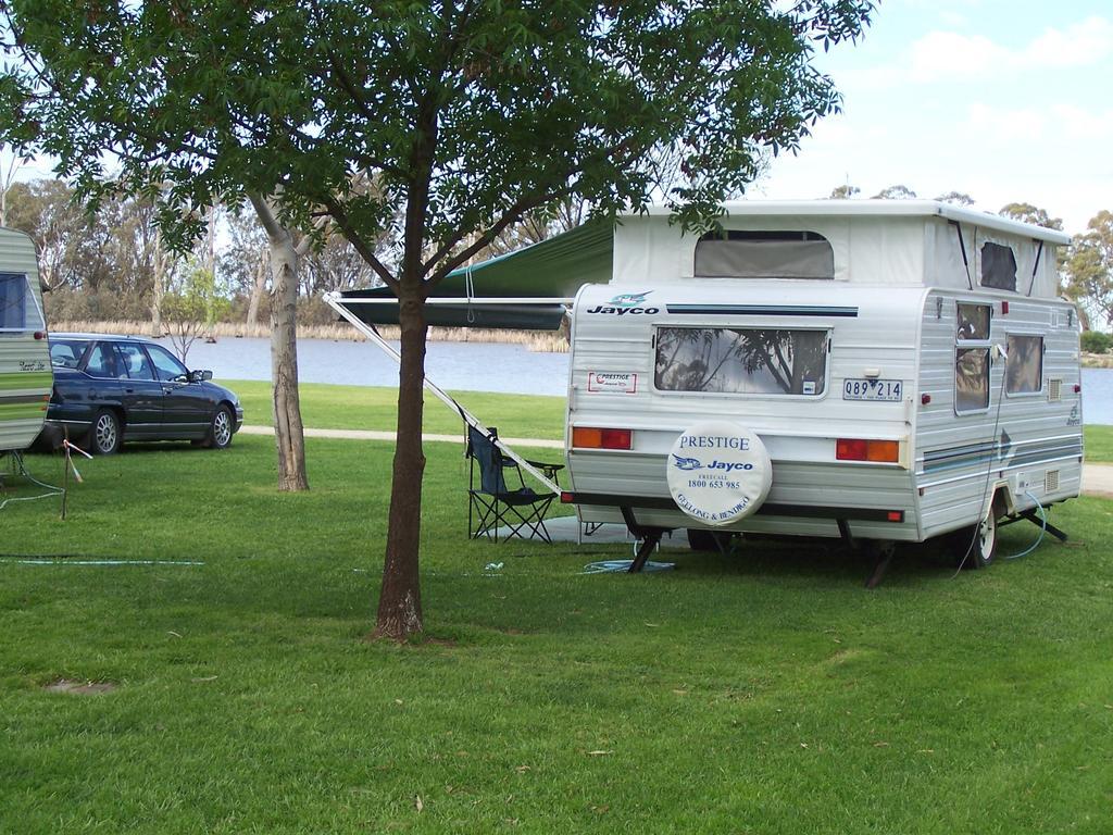 Cohuna Waterfront Holiday Park Buitenkant foto