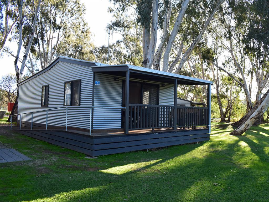 Cohuna Waterfront Holiday Park Buitenkant foto