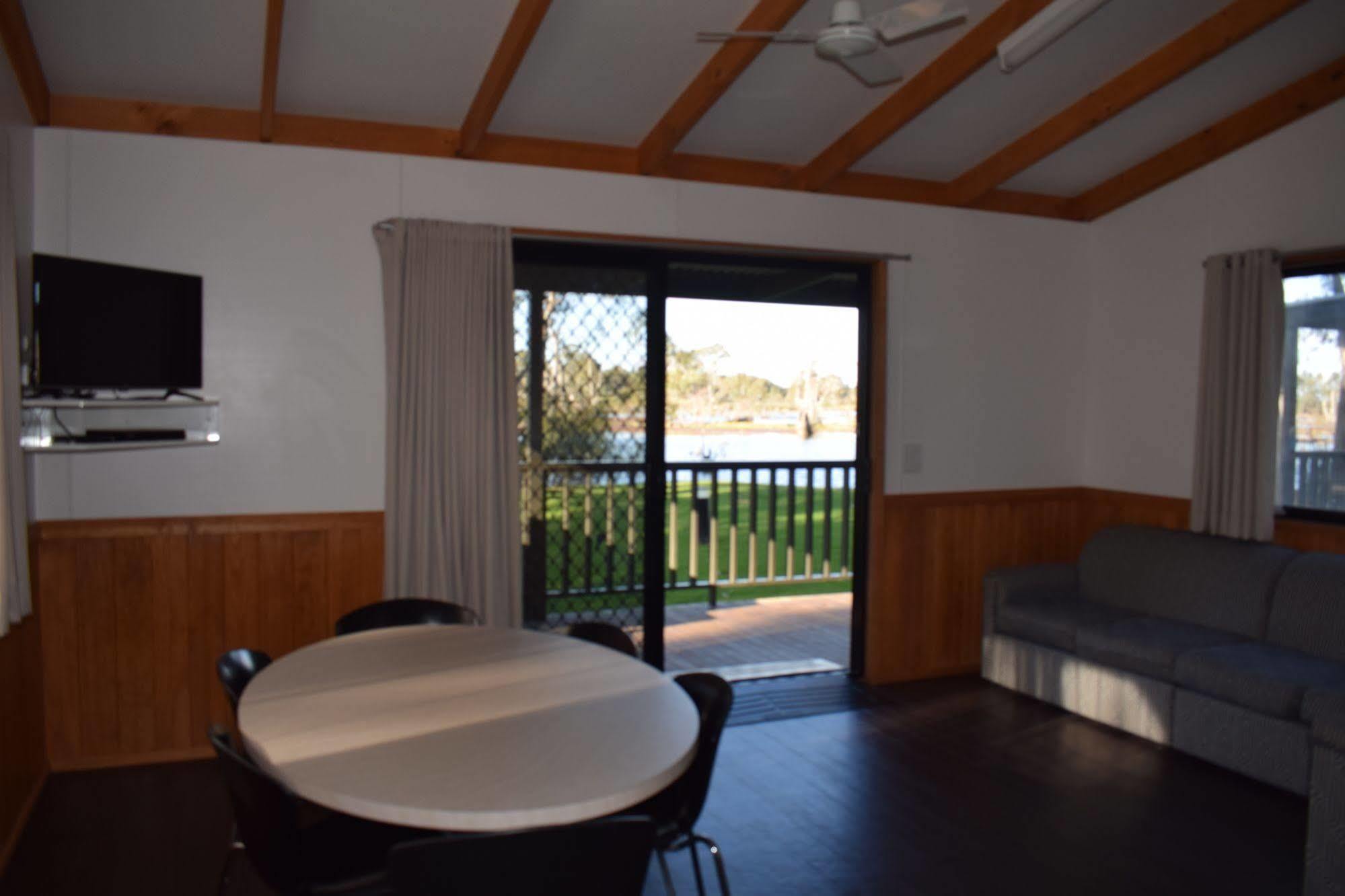 Cohuna Waterfront Holiday Park Buitenkant foto