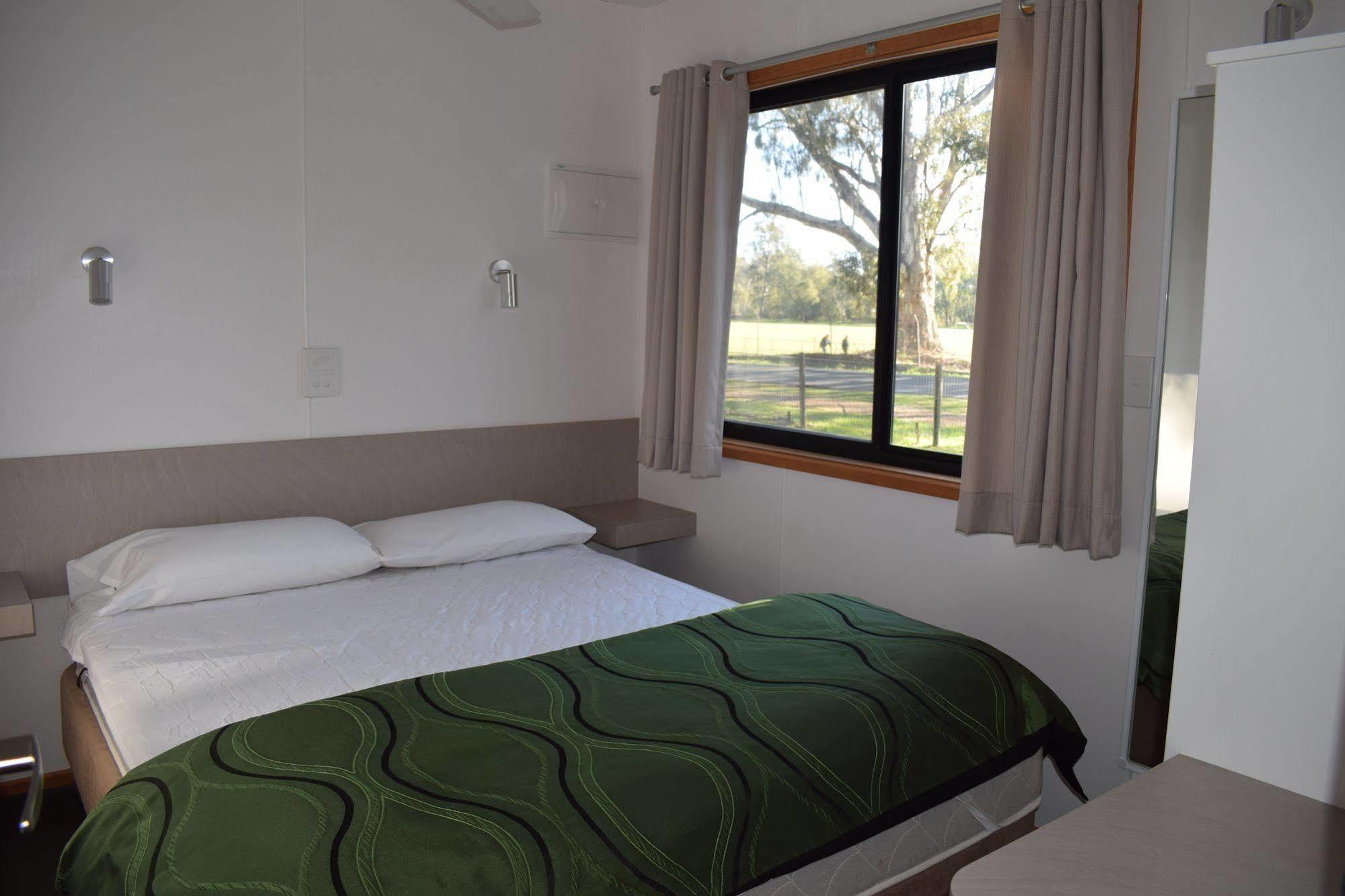 Cohuna Waterfront Holiday Park Buitenkant foto