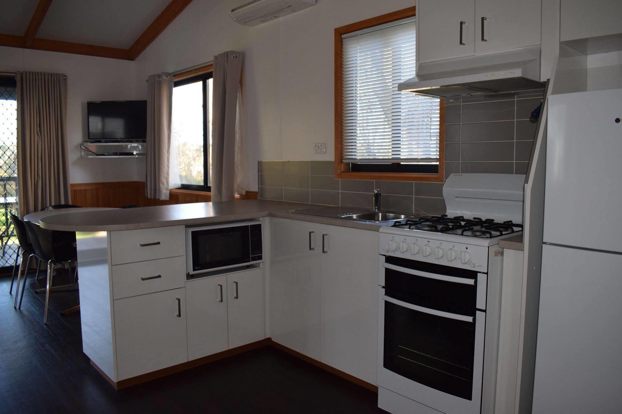 Cohuna Waterfront Holiday Park Buitenkant foto