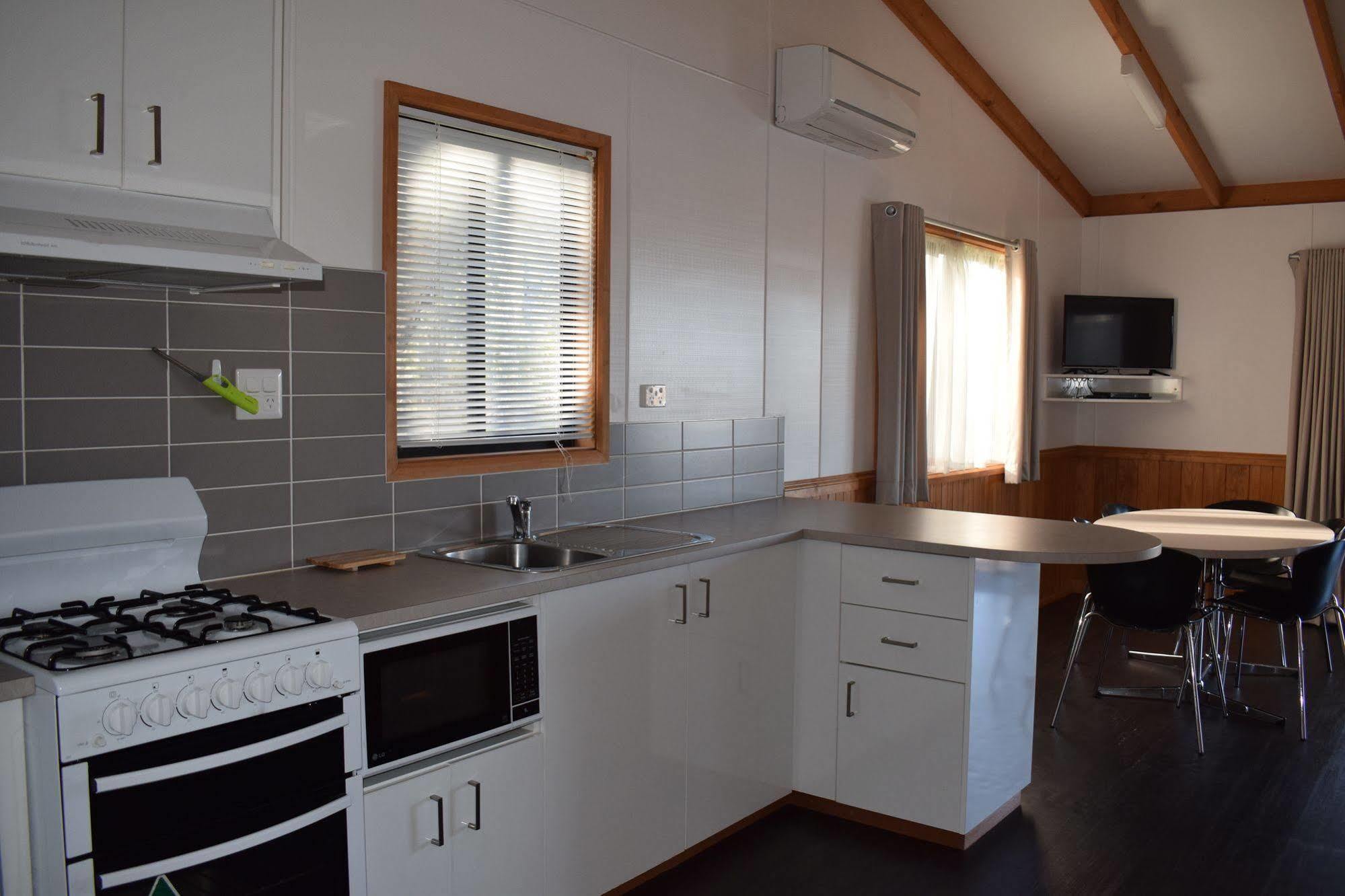 Cohuna Waterfront Holiday Park Buitenkant foto