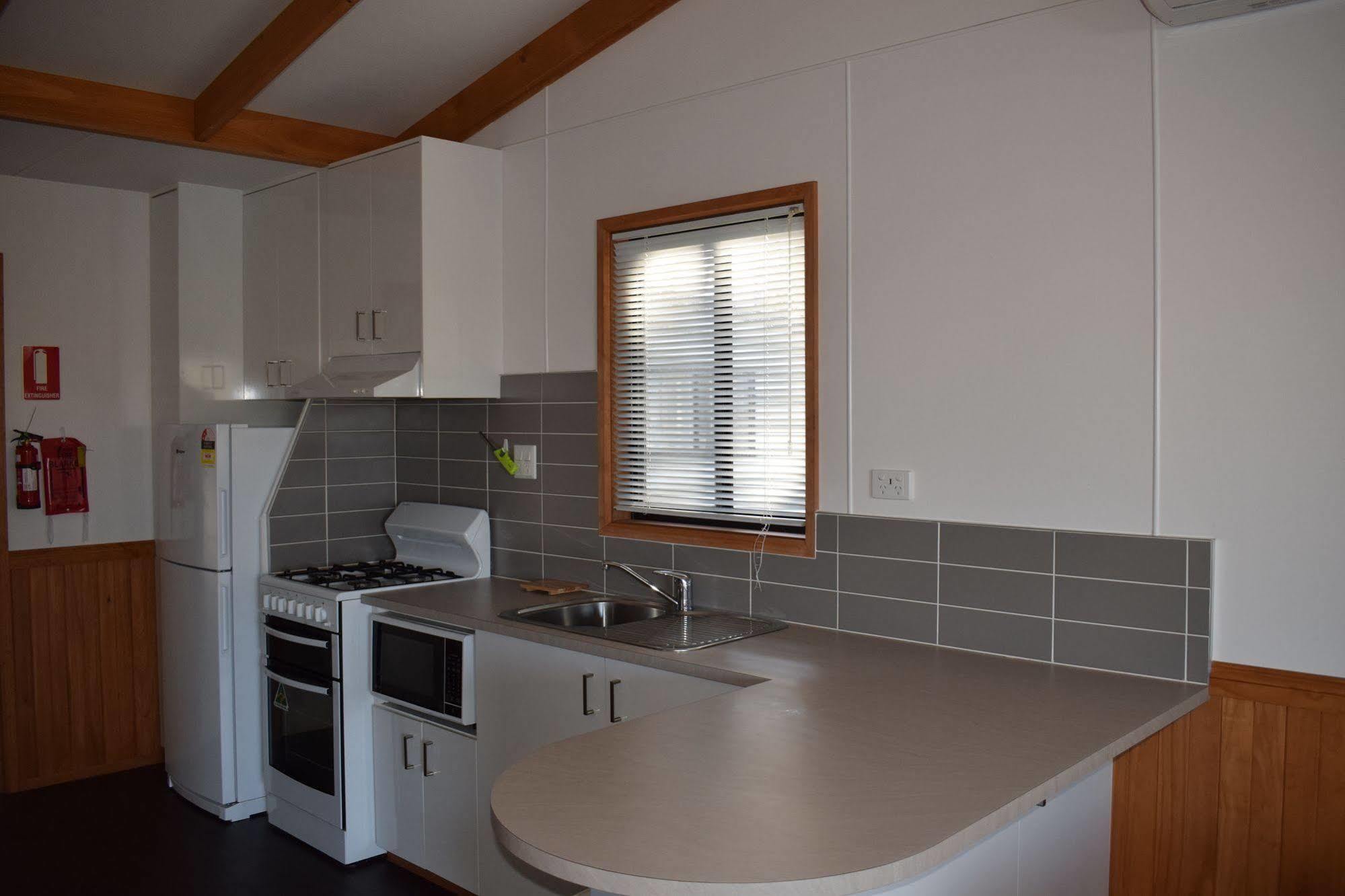 Cohuna Waterfront Holiday Park Buitenkant foto