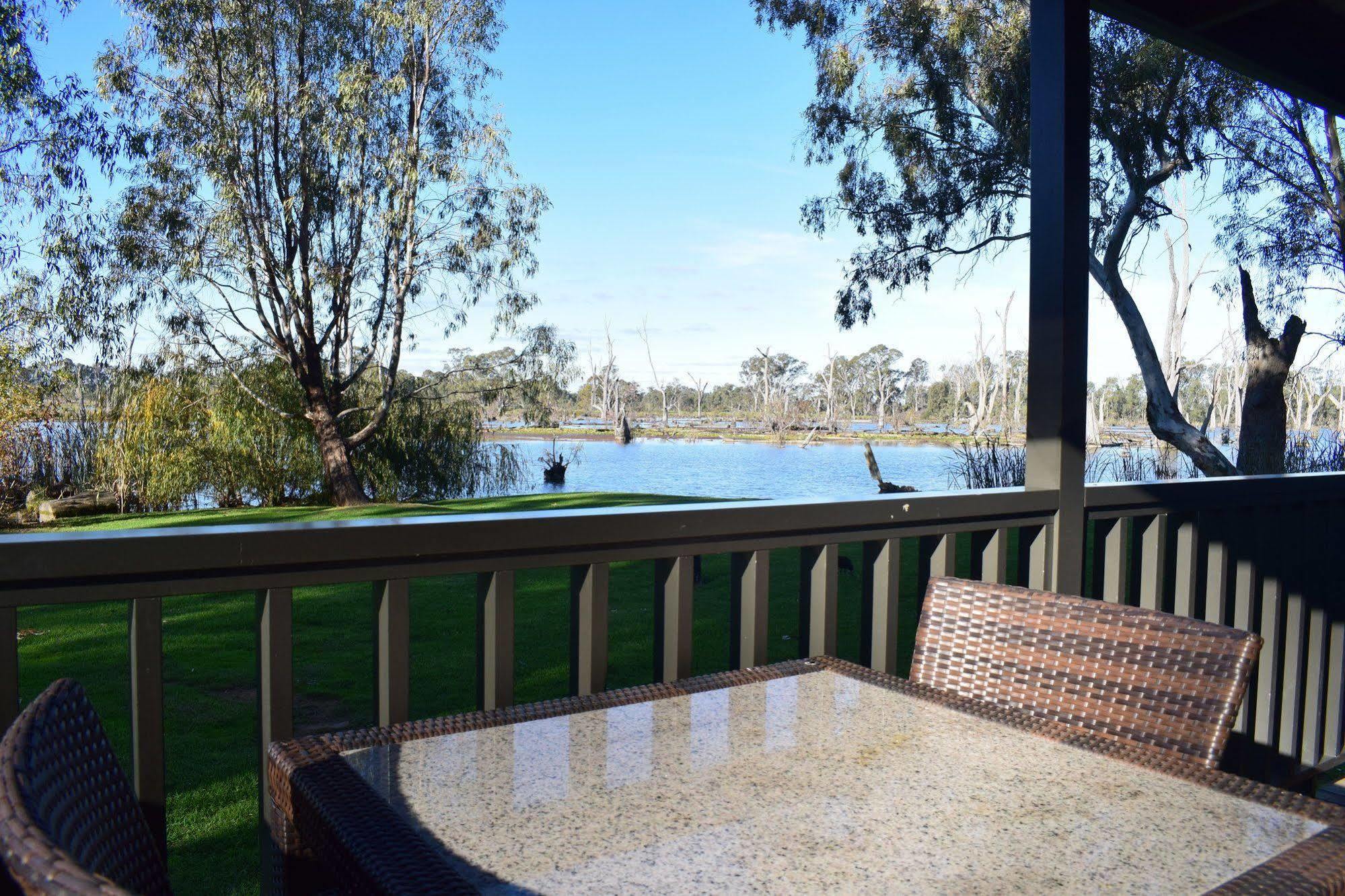 Cohuna Waterfront Holiday Park Buitenkant foto