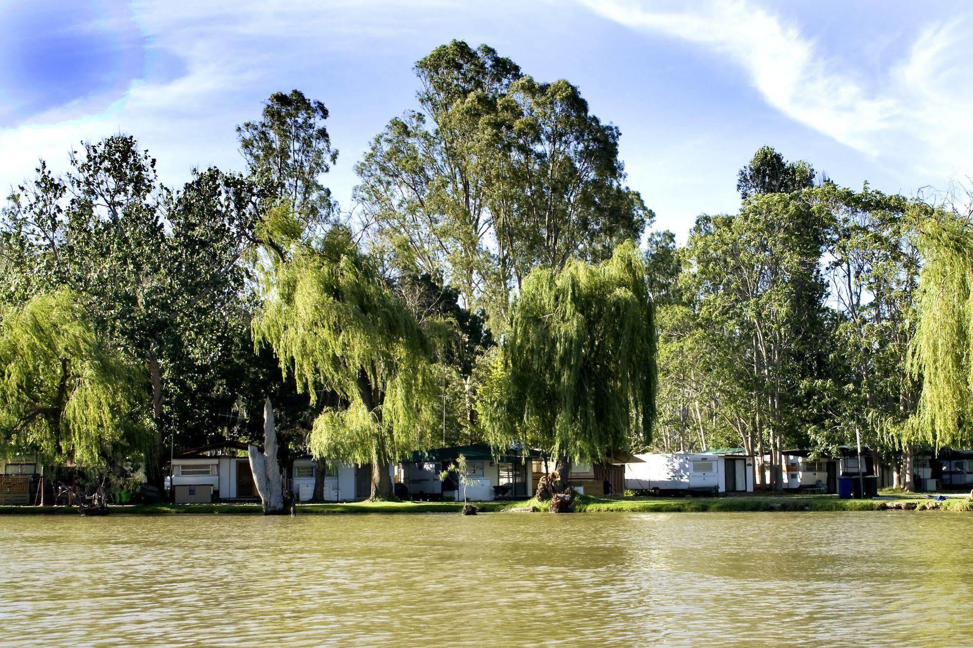 Cohuna Waterfront Holiday Park Buitenkant foto
